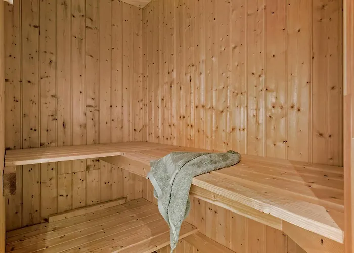 Vakantiehuis Cozy In With Sauna